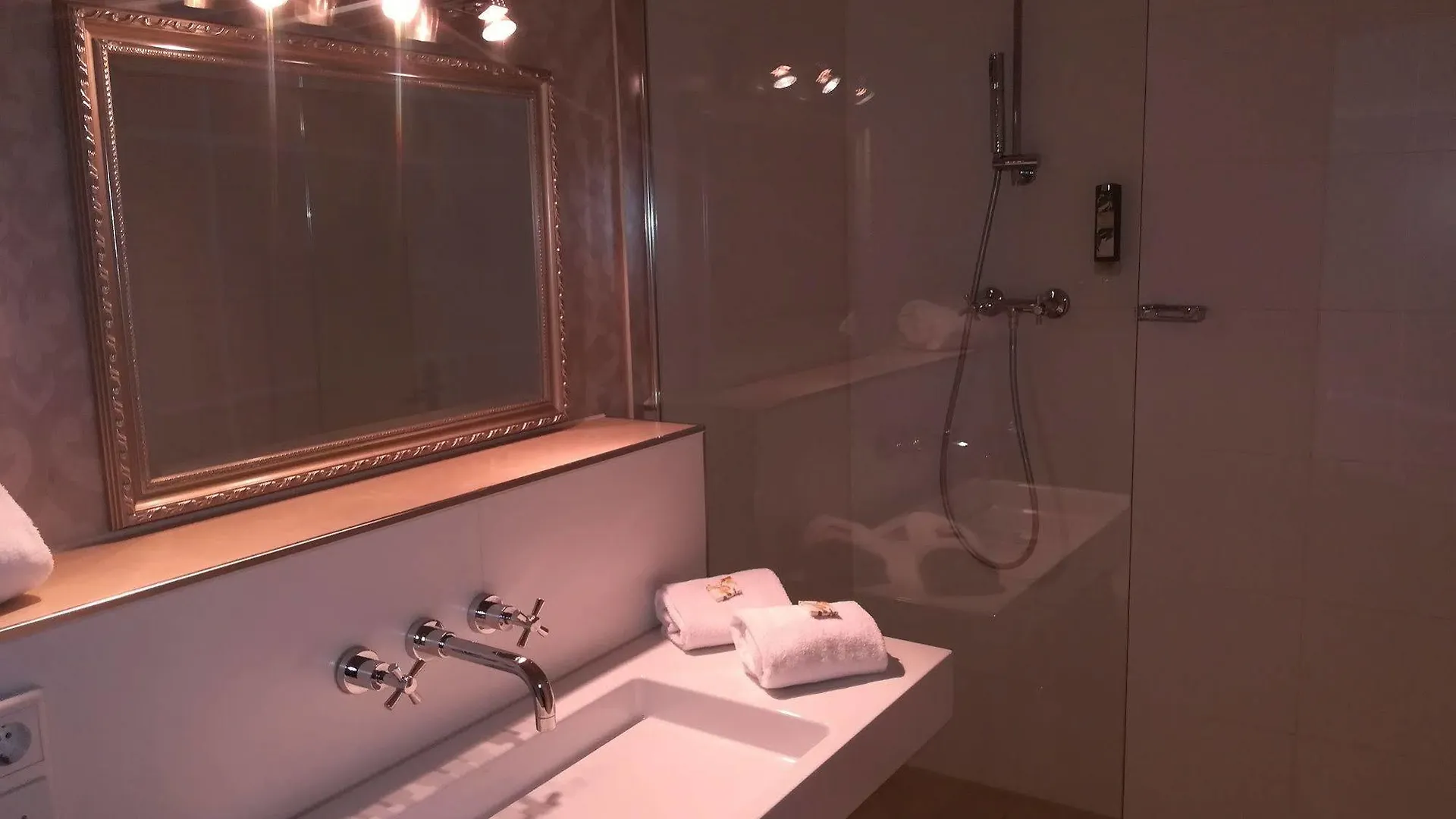 Aparthotel Living Am Carlsplatz Apartment Düsseldorf