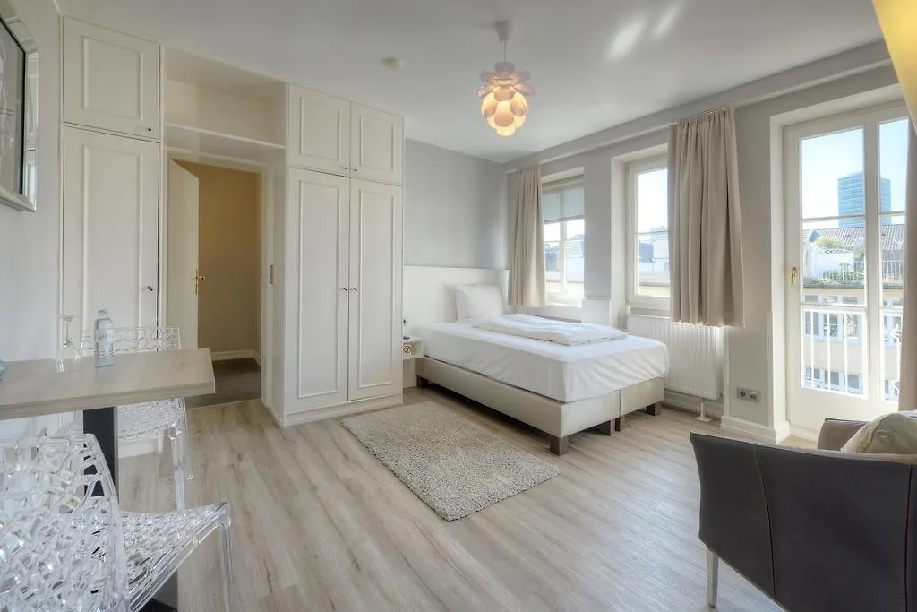 アパートホテル Living Am Carlsplatz Apartment デュッセルドルフ