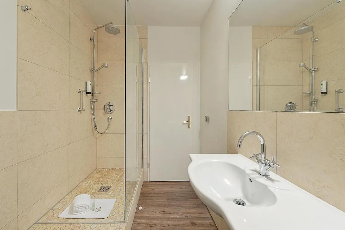 Living Am Carlsplatz Apartment デュッセルドルフ ドイツ